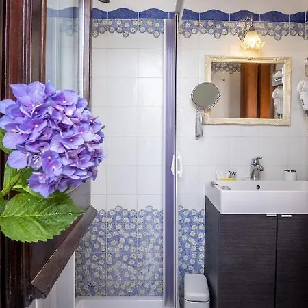 Monica Bed & Breakfast