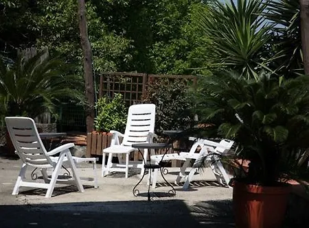 Monica Bed & Breakfast 4*