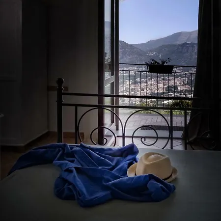 Monica Bed & Breakfast 4*