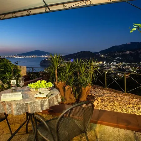 Monica Bed & Breakfast