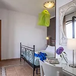 Monica Bed & Breakfast