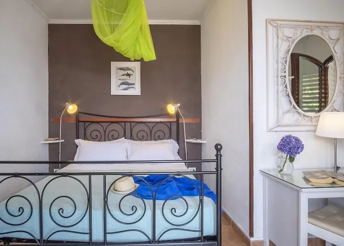 Oda ve Kahvaltı Monica