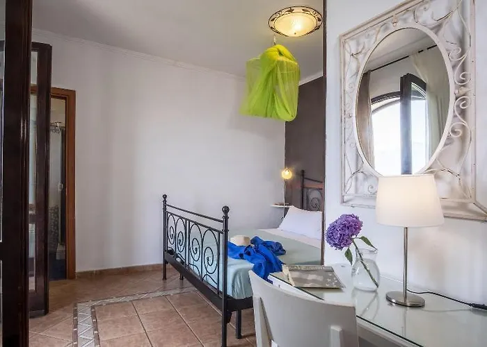 Monica Oda ve Kahvaltı