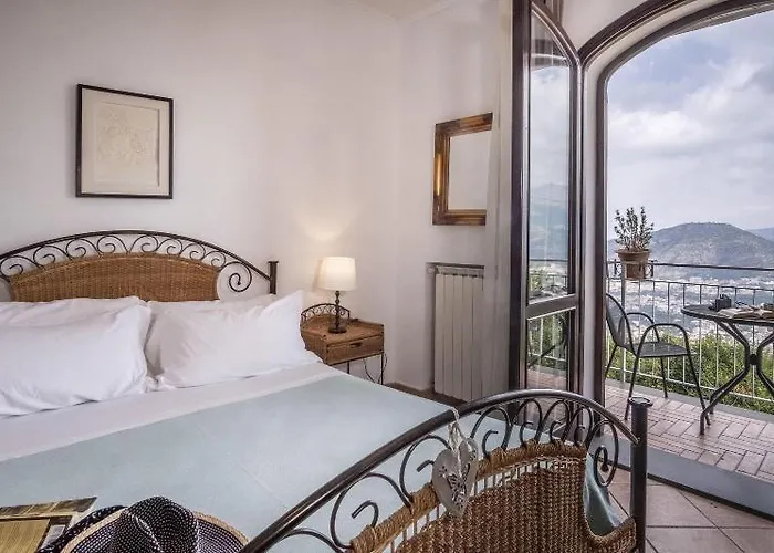 Oda ve Kahvaltı Monica