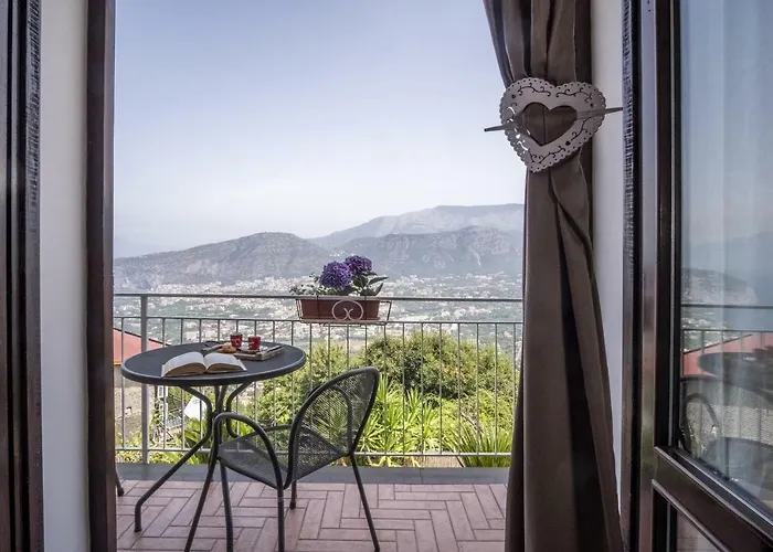 Monica Oda ve Kahvaltı